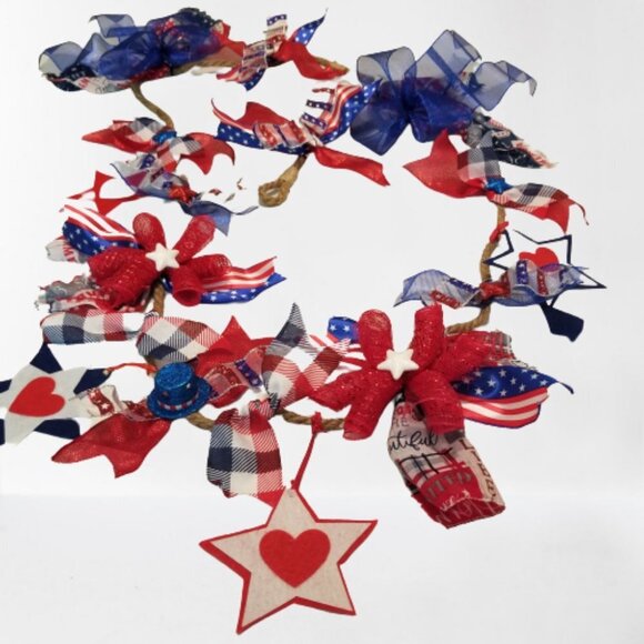 Patriotic Year-Round Garland Decor 🧨🎉 - Picture 3 of 7